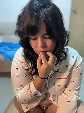 JulianaCastillo Adlı Modelin Canlı XXX Sohbeti