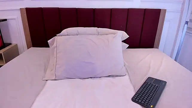 Linda_Moonrose Adlı Modelin Canlı XXX Sohbeti