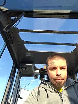 Berti3128 XXX чат на живо