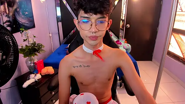 แชท XXX สดของ LiamHeatx
