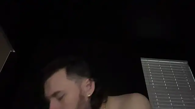 Czat XXX na żywo – hungandcloudy