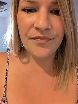 Chatroom XXX en direct de Pxetiteblonde1