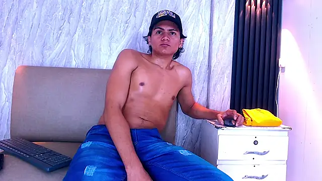 XXX chat uživo modela PatrickHard_