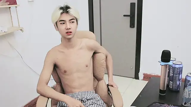 V_I_P_7 Live XXX Chat