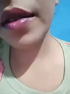 Anki-doll Adlı Modelin Canlı XXX Sohbeti