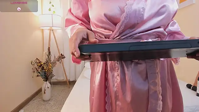 VioletaGrace 现场XXX聊天