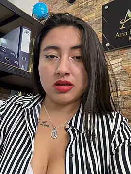 _Sarah-Office1 现场XXX聊天