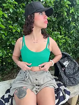 roxyrougee Chat XXX live