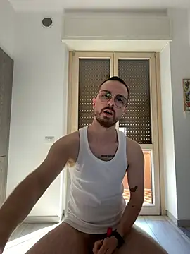 ItalianAlex 现场XXX聊天