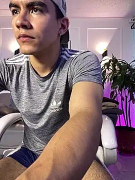 צ'אט XXX בשידור חי של Alejandro_vega_