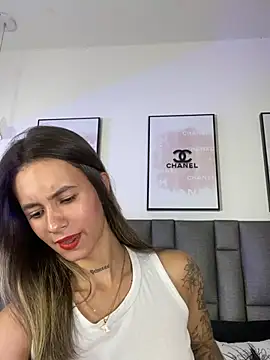 JuliaColemann Chat XXX live