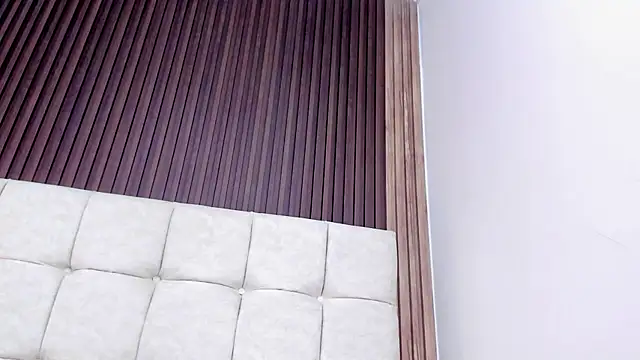 دردشة LiaSinner1 الجنسية المباشرة