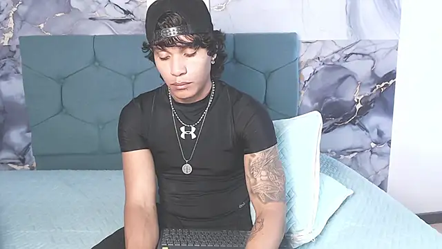 Chatroom XXX en direct de MaximilianRoth