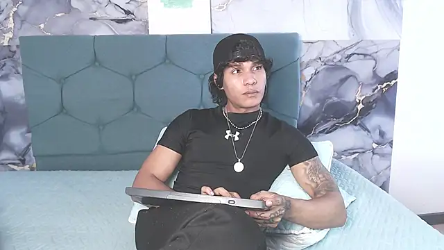 Chatroom XXX en direct de MaximilianRoth