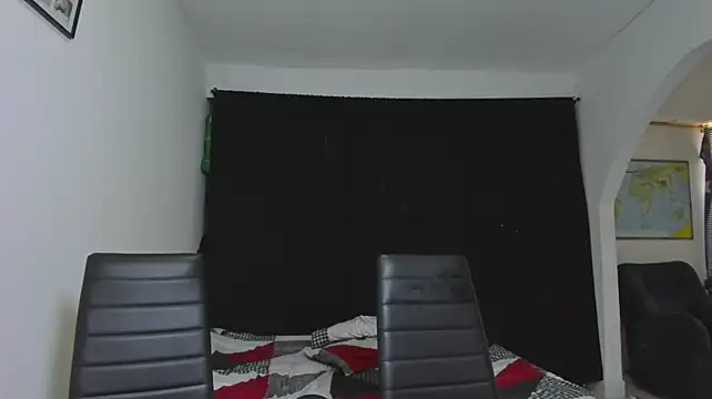 Soffy_Emily_sleepers' Live XXX Chat