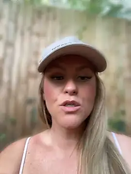 CharleighBaker Chat XXX in diretta