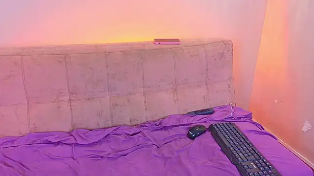 BELLA_TENTATION_CR's Live XXX Chat
