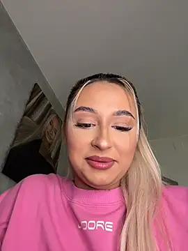 Kylie_One's Live XXX Chat