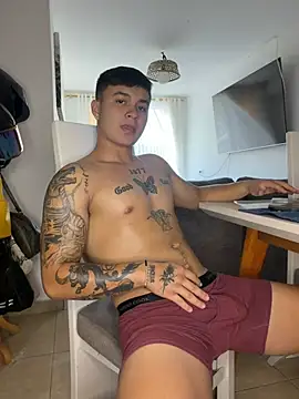 Christopher_strongg – Naživo XXX chat
