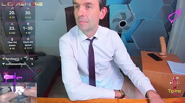 Chat +18 de SteveTiger ao vivo