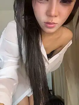 Celine-1010's Live XXX Chat