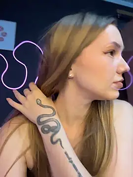 MilaMoone Chat XXX in diretta