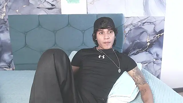 Chat +18 de MaximilianRoth ao vivo