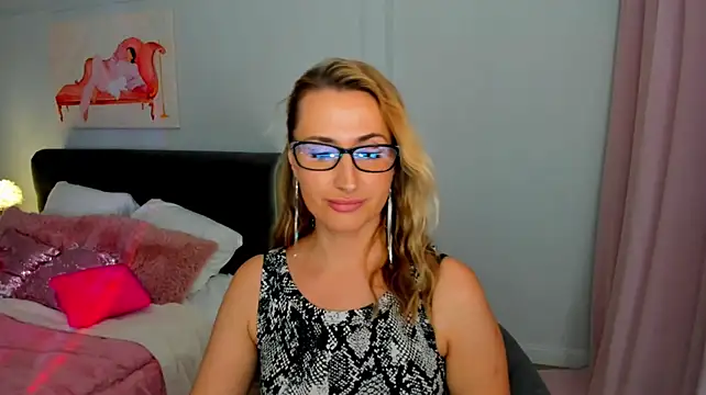 PassionGlow's Live XXX Chat