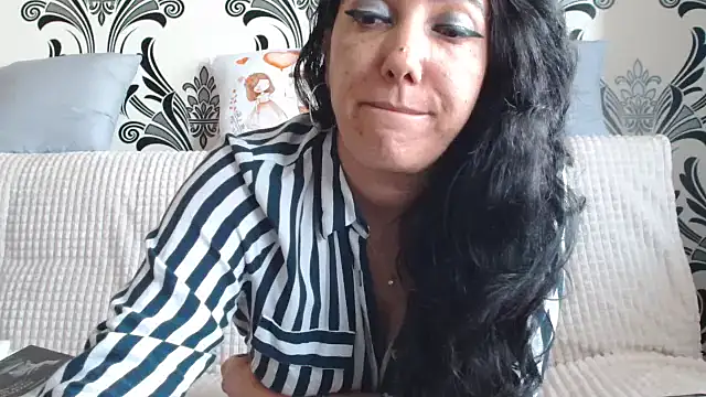 BellaVelvetNoir's Live XXX Chat