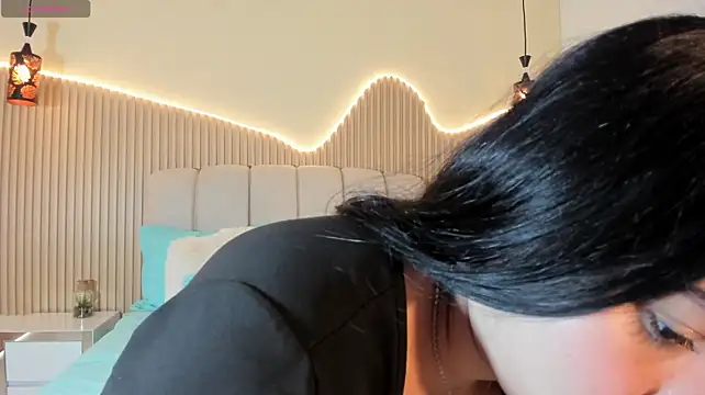 TianaBelle Adlı Modelin Canlı XXX Sohbeti