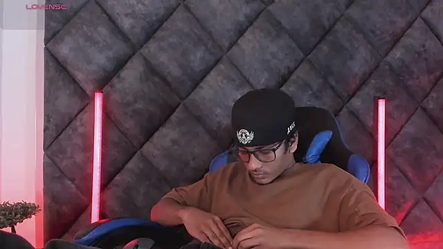 LiamKron live XXX chat