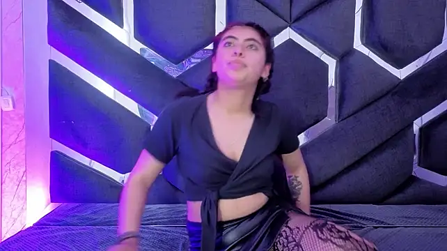 _Angel_dustt's Live XXX Chat