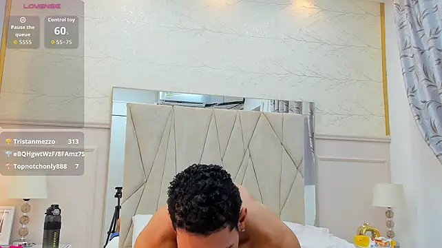 Adrien_Monteiro 即時 XXX 聊天