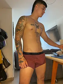 Czat XXX na żywo – Christopher_strongg