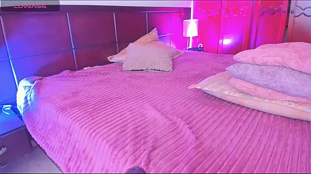 NickyBigBootyn Live XXX chat