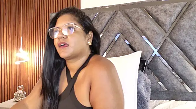 Slutty_Vicky Live XXX-Chat
