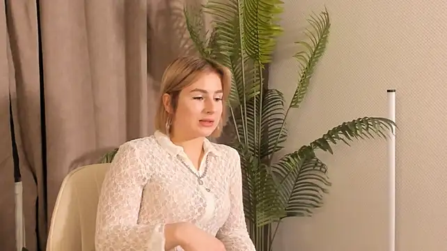 XXX chat uživo modela CarmelitaRamella