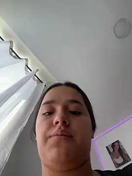 Chatroom XXX en direct de Luciaparker03