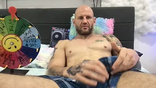 brianomally XXX чат на живо