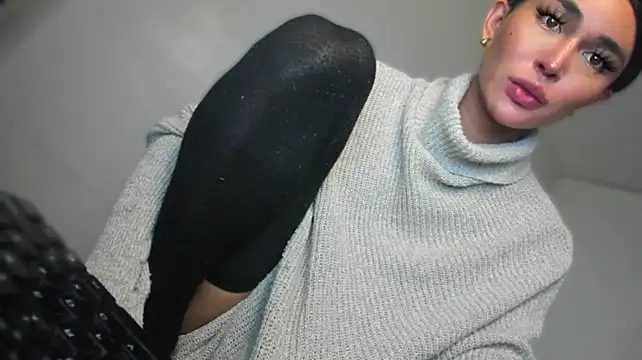 MistressNextDoor_ Live XXX-Chat