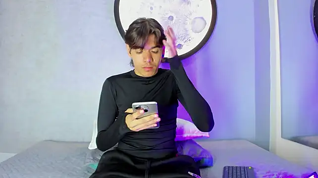 isaack_grant's Live XXX Chat