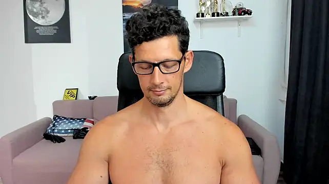 BrutusK08n Live XXX chat