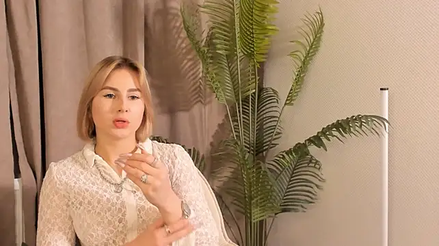 CarmelitaRamella 现场XXX聊天