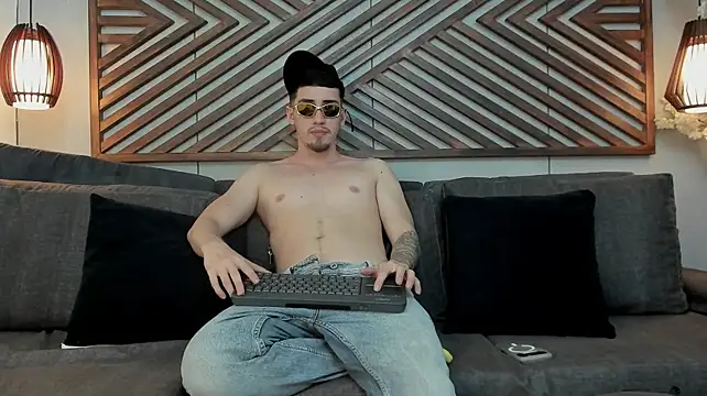 Jeremy_Blake Adlı Modelin Canlı XXX Sohbeti