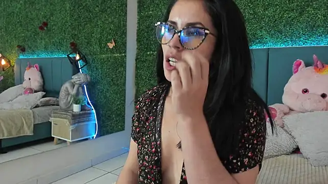 Chat XXX en directo de Linagh_