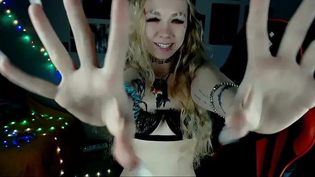 Nica_Kawaii Chat XXX in diretta