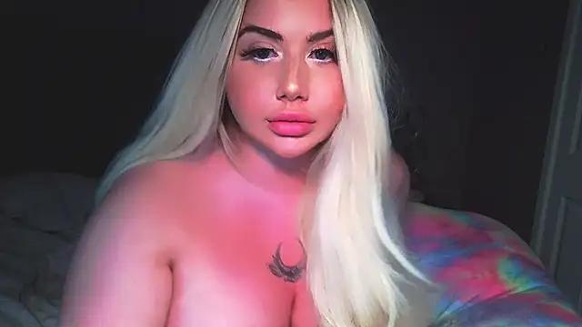 KaylaBossDoll's Live XXX Chat
