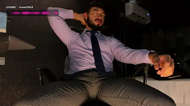 Chatroom XXX en direct de MarkWalker__