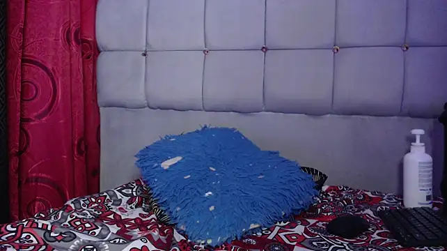 Živý XXX chat charlotte_brawn