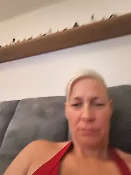 DarleenHotのライブXXXチャット